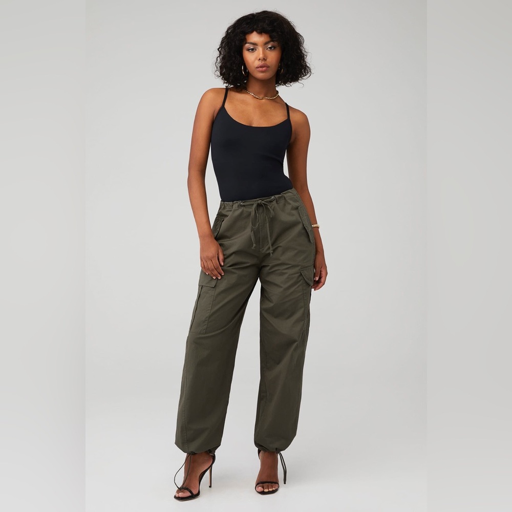 Nwt Good American PARACHUTE PANT Fatigue olive Green Pants - Picture 2 of 12